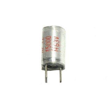 HQ    8,2nF 63V 0,5%