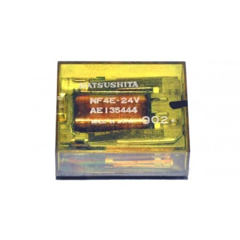 Relais 4x Wissel  2A (24V) Uitgesoldeerd