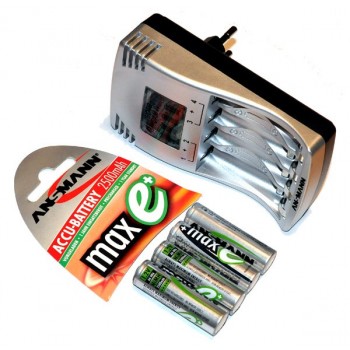 Lader met 4x AA 2500mAh